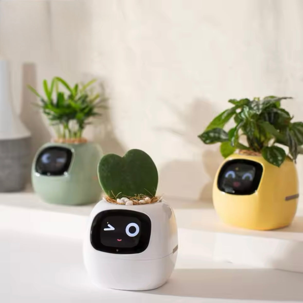 PLANTPAL- AI Enhanced Smart Planter.